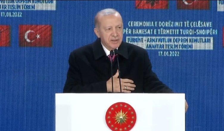  “Vëllait i duhet qëndruar pranë”/ Erdogan nga Laçi: Gëzimi dhe dhimbja juaj edhe e jonë!