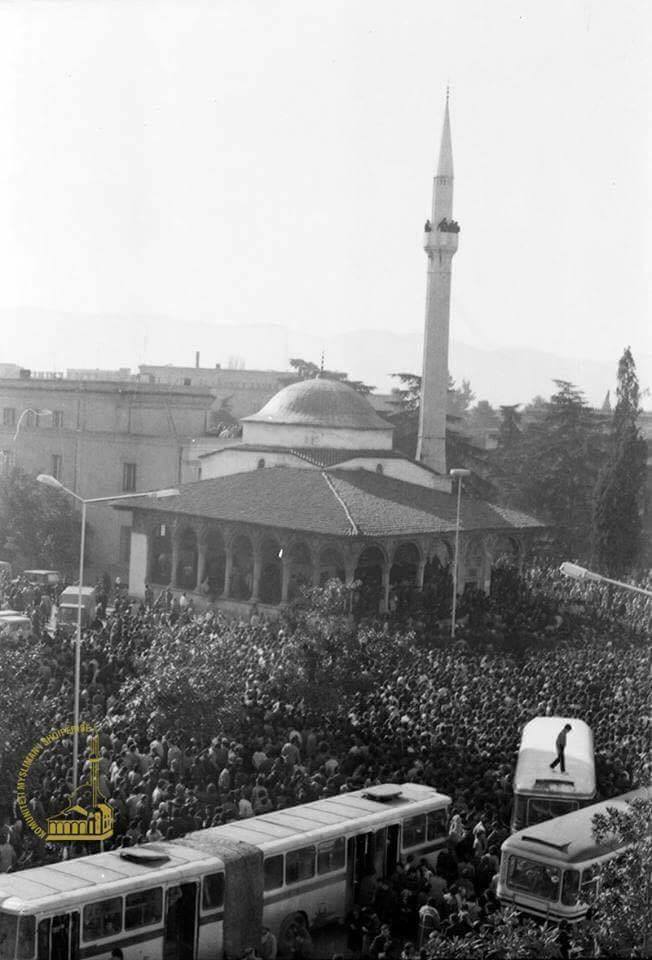 31 vite nga rihapja e xhamisë së Et’hem Beut në Tiranë (Foto/Video të rralla)