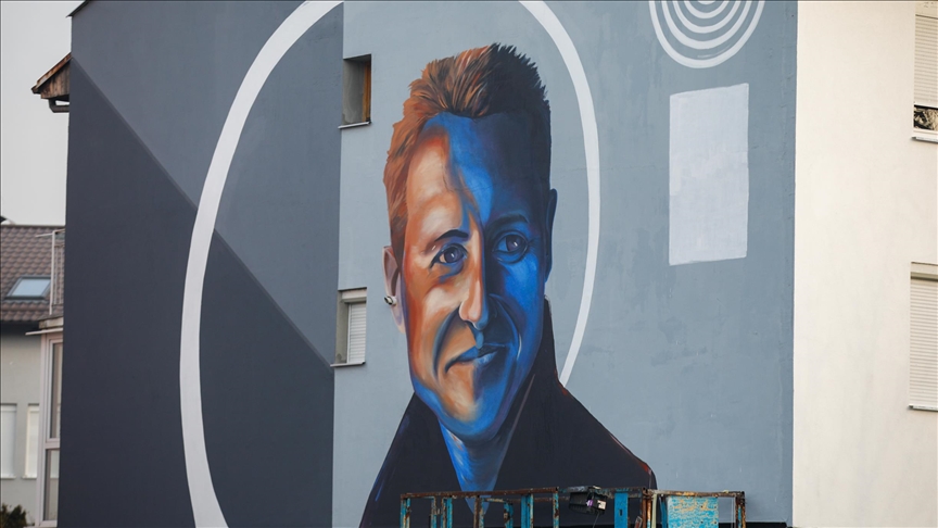  Mural i Michael Schumacher-it në një ndërtesë në Sarajevë: “Të mos harrohen miqtë e vërtetë”