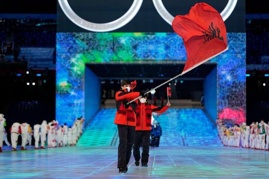  Lojërat Olimpike Dimërore – Xhepa mbajti i vetëm flamurin shqiptar në ceremoni