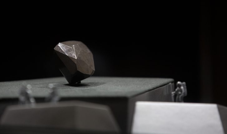  Del në ankand diamanti i zi më i madh në botë