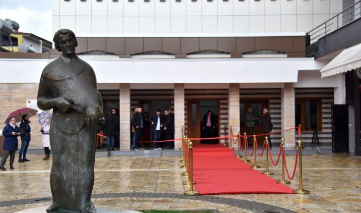  Kryeministri Rama: Qendra Kulturore ‘Aleksandër Moisiu’ në Kavajë, tashmë është rilindur