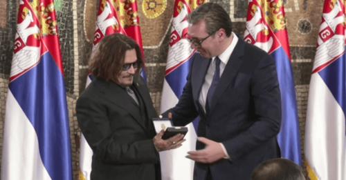  Vuçiç i dorëzon “Medaljen e Artë” , Johnny Depp : Do të doja një jetë të re këtu në Serbi