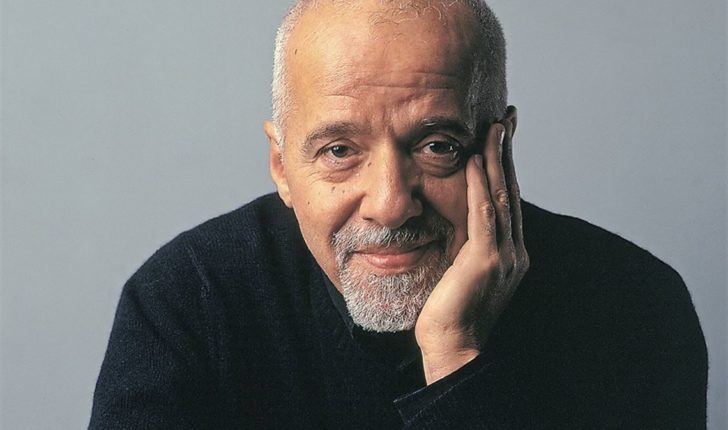  Kritikohet ashpër shkrimtari Paulo Coelho pasi tha se lufta në Ukrainë po përdoret për të shprehur rusofobi