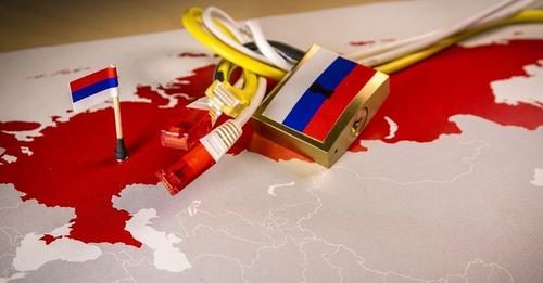  Rusia izolohet nga pjesa tjetër e botës, shkëputet nga interneti global krijon rrjetin e vet