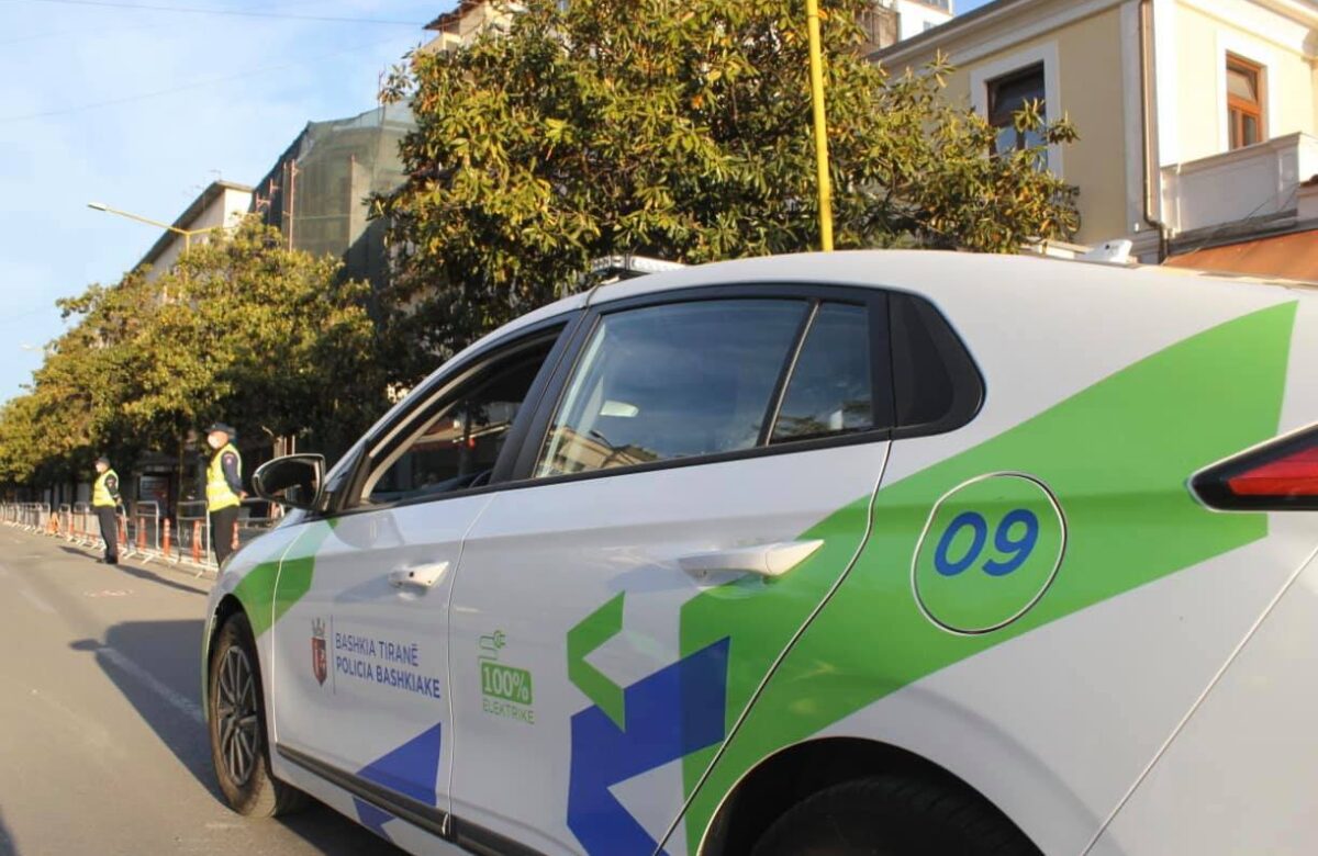 Rrugët në Tiranë ku nesër nuk do të lejohet as parkimi i makinave