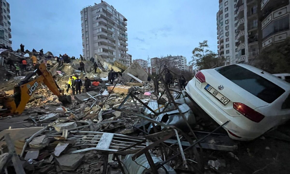 Tërmet 7.9 ballë në kufirin mes Turqisë dhe Sirisë! Mbi 1000 viktima dhe mbi 3000 të plagosur