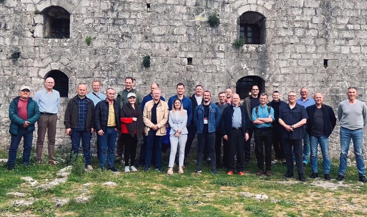  Ushtarakë nga vendet anëtare të NATO-s vizitojnë Kalanë e Shkodrës