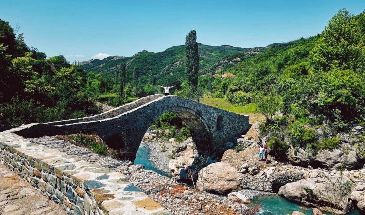 Ura e Kurçajt në Fushë-Krujë, destinacion turistik që s’duhet humbur