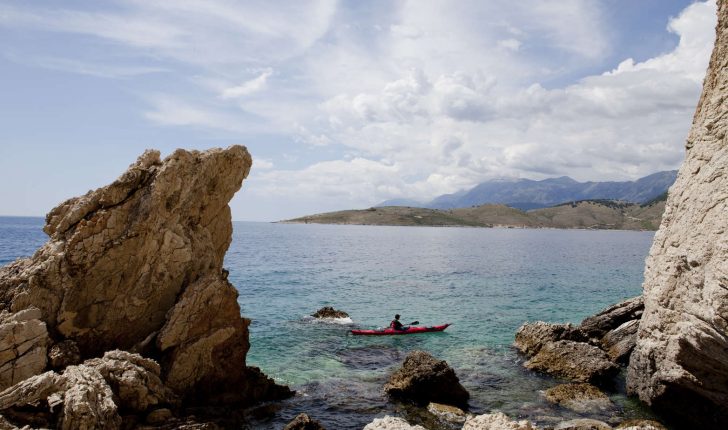  “New York Times” për Shqipërinë: Vizitorët po dynden, në TikTok krahasohet me Maldive dhe Bali