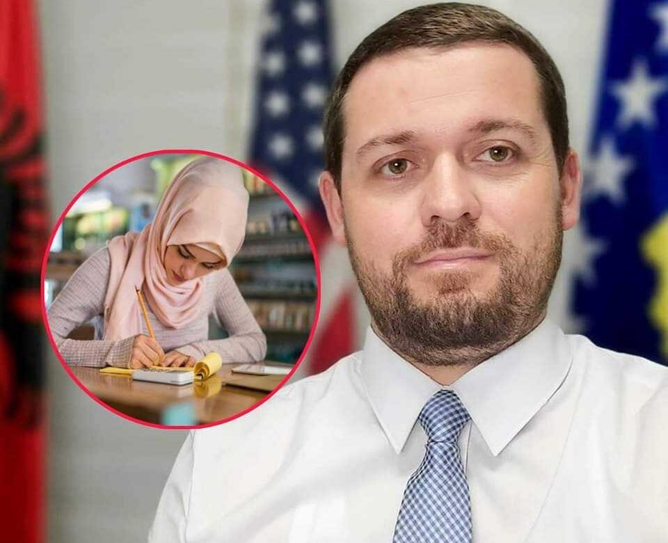 Imami nga Kosova thirrje vajzave të mbuluara: Mbajeni me krenari shaminë në shkollë