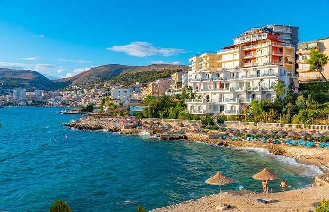 “Daily Mail”: Riviera Shqiptare, sekreti më i bukur i pushimeve në Evropë