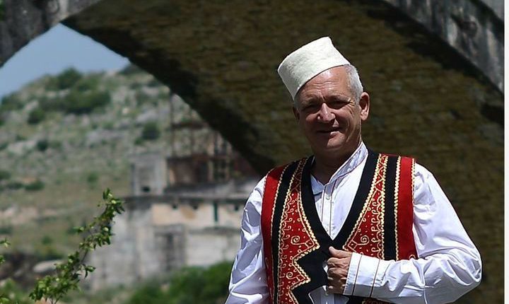  Gjashtë vite nga vdekja e albanologut Robert Elsie, mentorin e kulturës shqiptare
