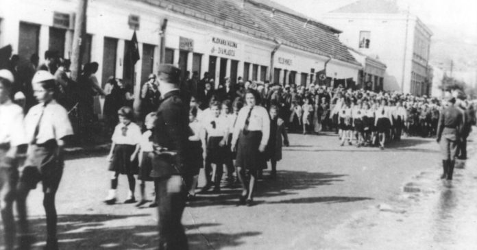 Kur në Sanxhak të gjitha shkollat ishin në gjuhën shqipe dhe nxënësit me plisa, në vitin 1941-1944