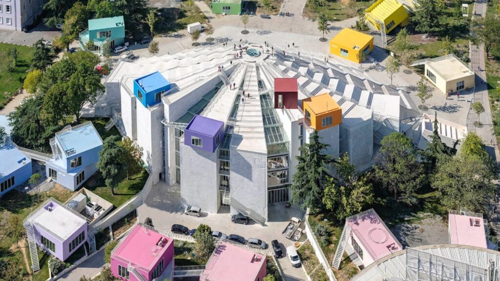 CNN: Piramida e Tiranës ndër projektet arkitekturore më të mira të vitit
