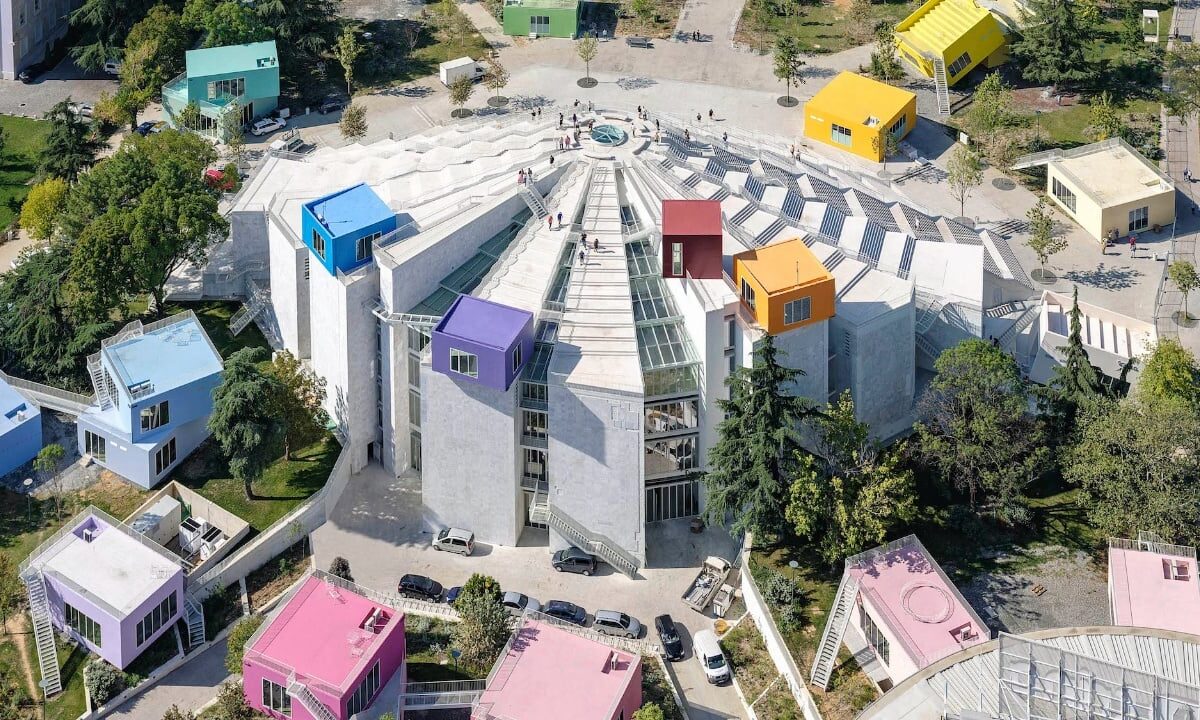 CNN: Piramida e Tiranës ndër projektet arkitekturore më të mira të vitit