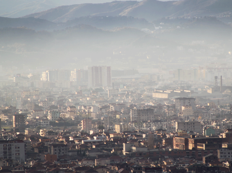  “DW”: Të thithësh vdekjen në Shqipëri! Ekonomia e ndërtuar mbi ndotjen