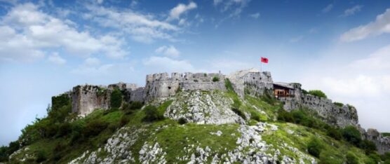 ROZAFA, ndër kalatë më të mëdha në Ballkan: simbol flijimi, qëndrese dhe heroizmi