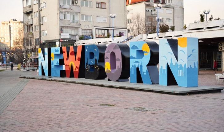  Mesazhi i ‘Newborn’ në Prishtinë për 16 vjetorin e pavarësisë