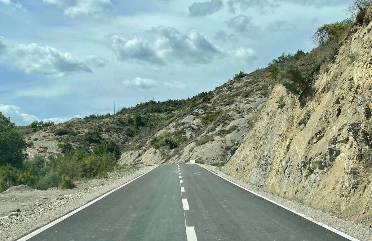 Nga ndërtimi i rrugëve turistike synohet rikthimi i banorëve/“Përfiton” Dardha e Sinica