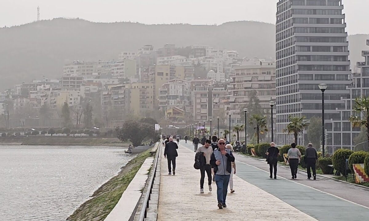 Pluhuri afrikan mbulon Shqipërinë/ Temperatura të larta deri në 31 gradë celsius