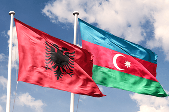  Azerbajxhani heq vizat për shtetasit shqiptar