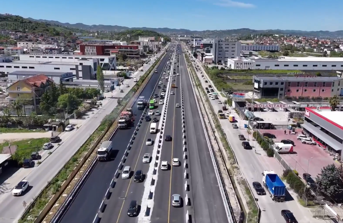 Hapet për qarkullim segmenti i zgjeruar i autostradës Tiranë–Durrës deri në Rinas