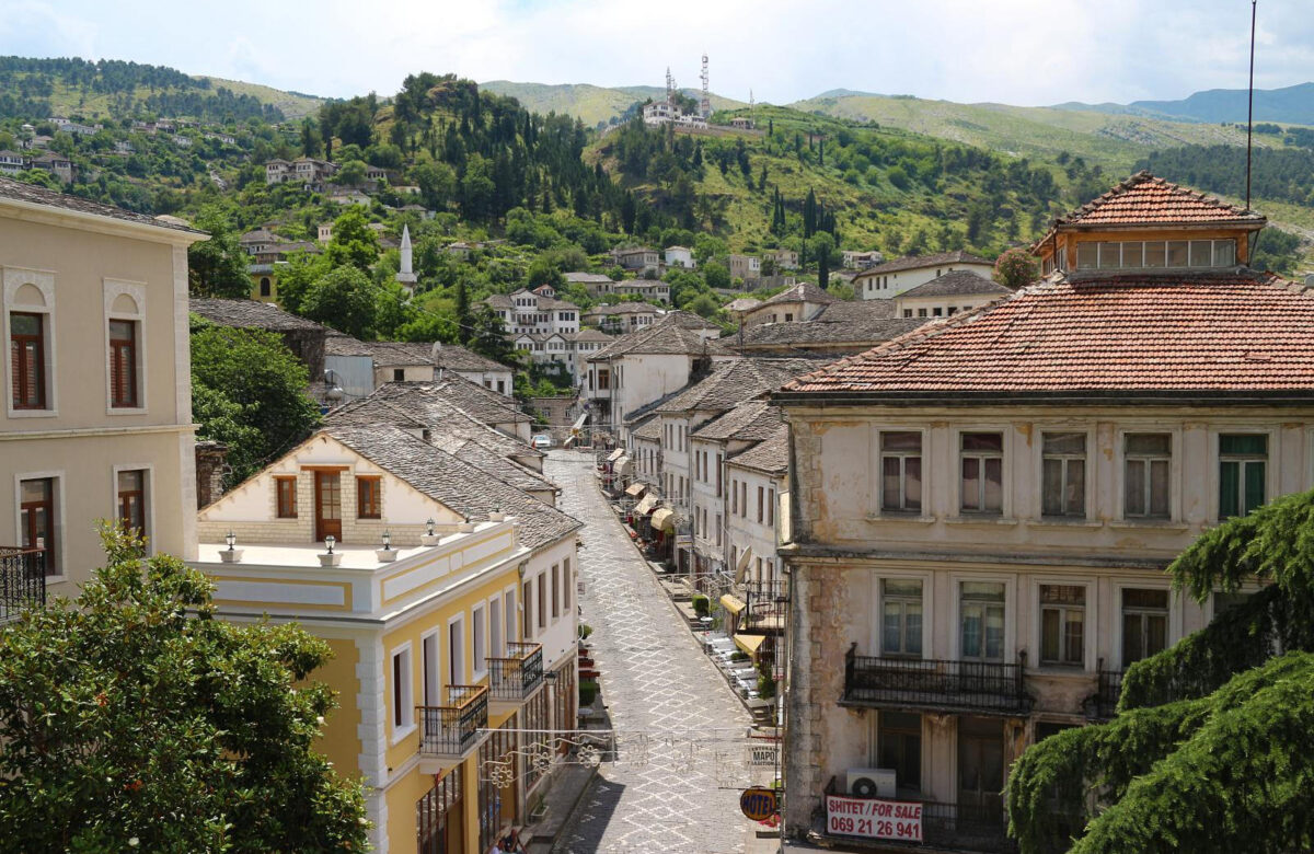 Gjirokastra kryeson plakjen e popullsisë, mosha mediane arrin 54.3 vjeç