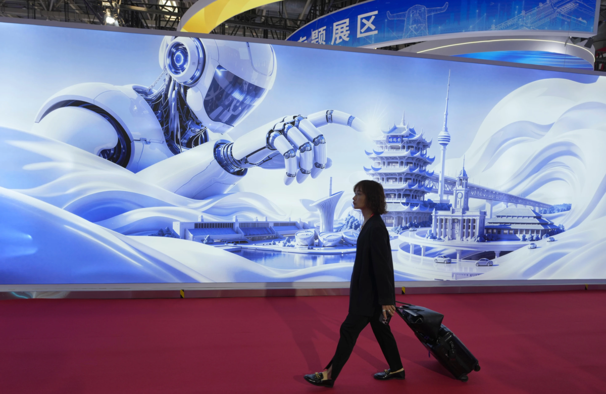 Kina po bëhet laboratori i botës: Robotë, makina elektrike dhe AI tërheqin biznesin global