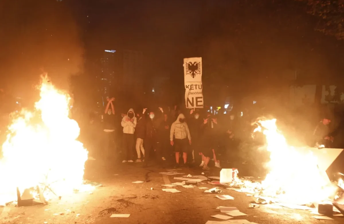 Dhuna në protesta dhe kriza e studentëve: nga kërkesat për arsim te përplasjet në Tiranë