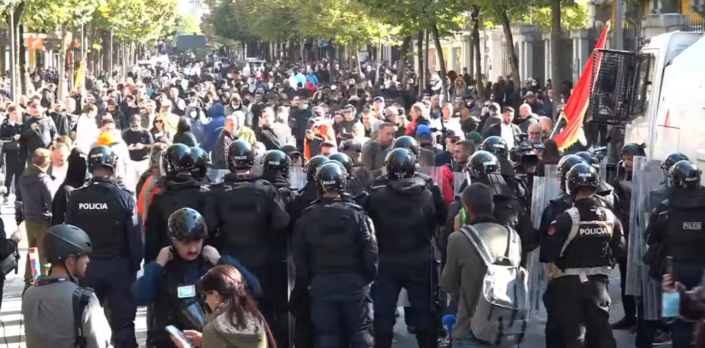 Një fundjavë tensioni në Tiranë, nga protesta te reagimet politike