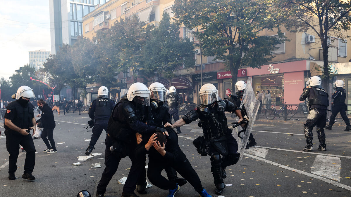  Protestat e të rinjve përhapen në disa qytete, tensione me policinë dhe thirrje për vetëpërmbajtje